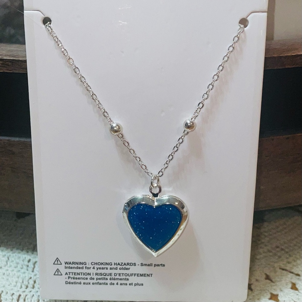 Best Friends Forever Heart Necklaces - Picture 4 of 5
